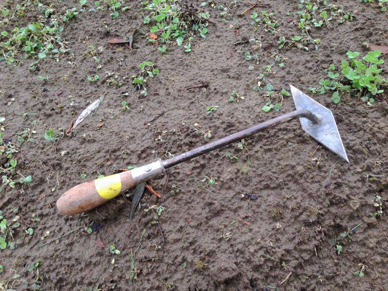 Short diamond hoe from Red Pig Tools