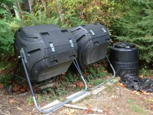 Tumbler compost bins